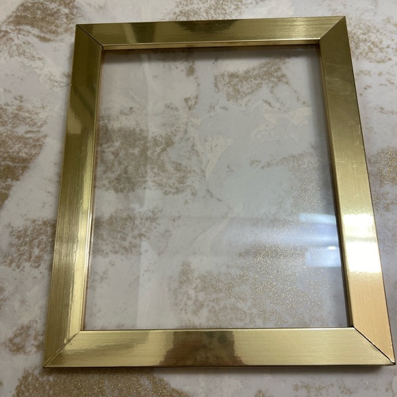 Michaels Gold Float Frame, Belmont by Studio Décor - Picture 3 of 5